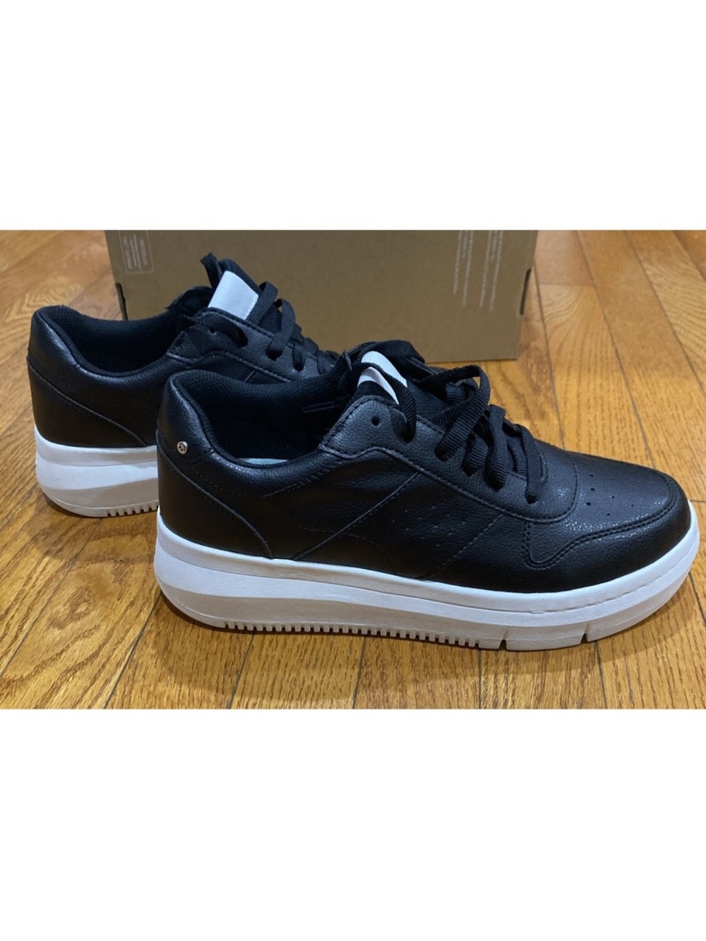 Dr. Scholl's Women's Savoy‎ Sneaker Black Size 9.5